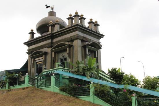 Mausoleo Makam Habib Noh